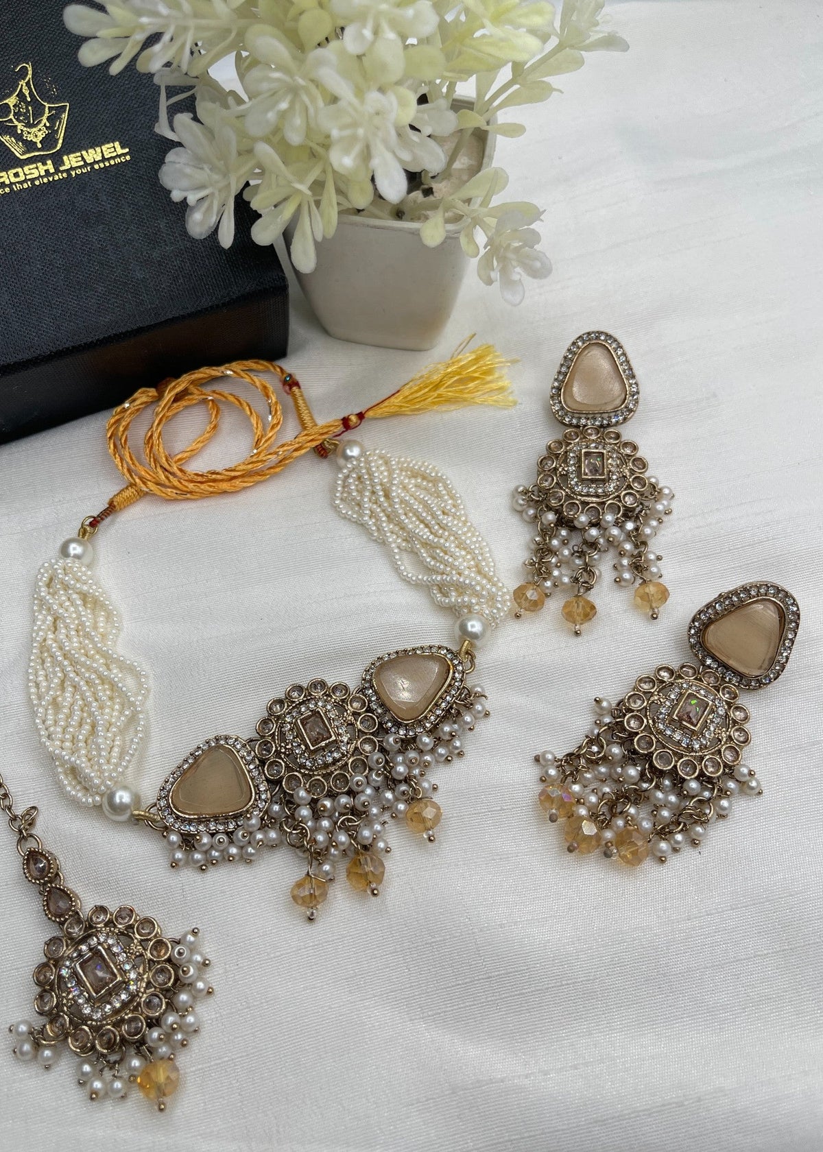 Shop the Naila Choker Set from Zarosh Jewel