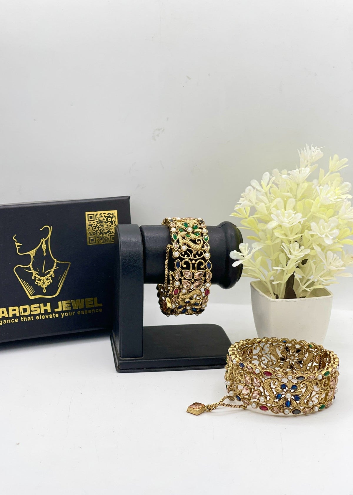 Shop the Naina Openable Bangle Set from Zarosh Jewel