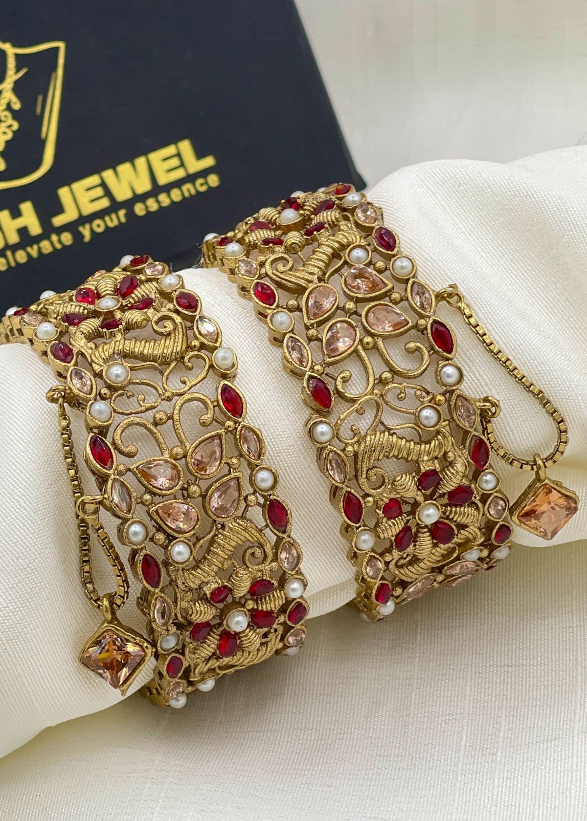 Shop the Naina Openable Bangle Set from Zarosh Jewel