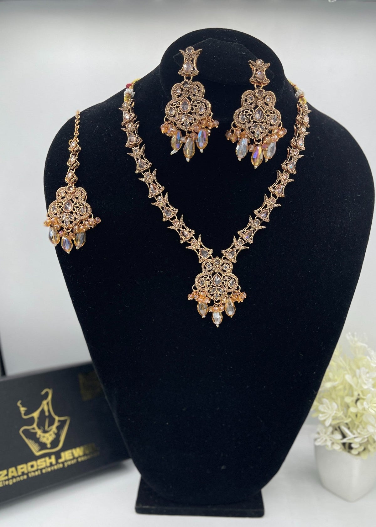 Shop the Nayab Luxe Necklace set from Zarosh Jewel