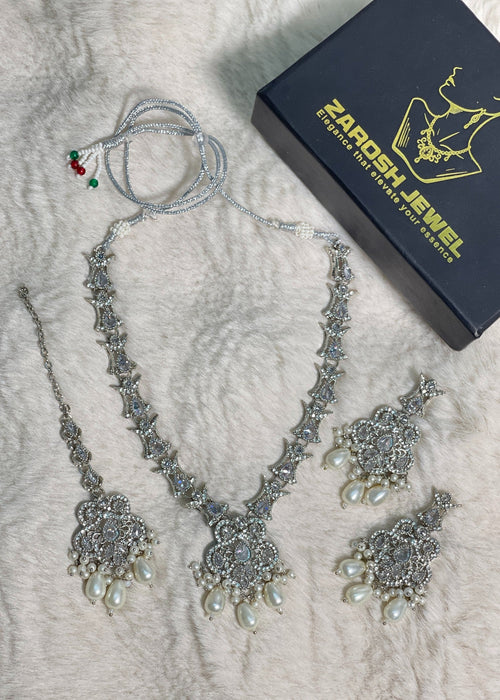 Shop the Nayab Luxe Necklace set from Zarosh Jewel