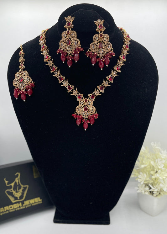 Shop the Nayab Luxe Necklace set from Zarosh Jewel