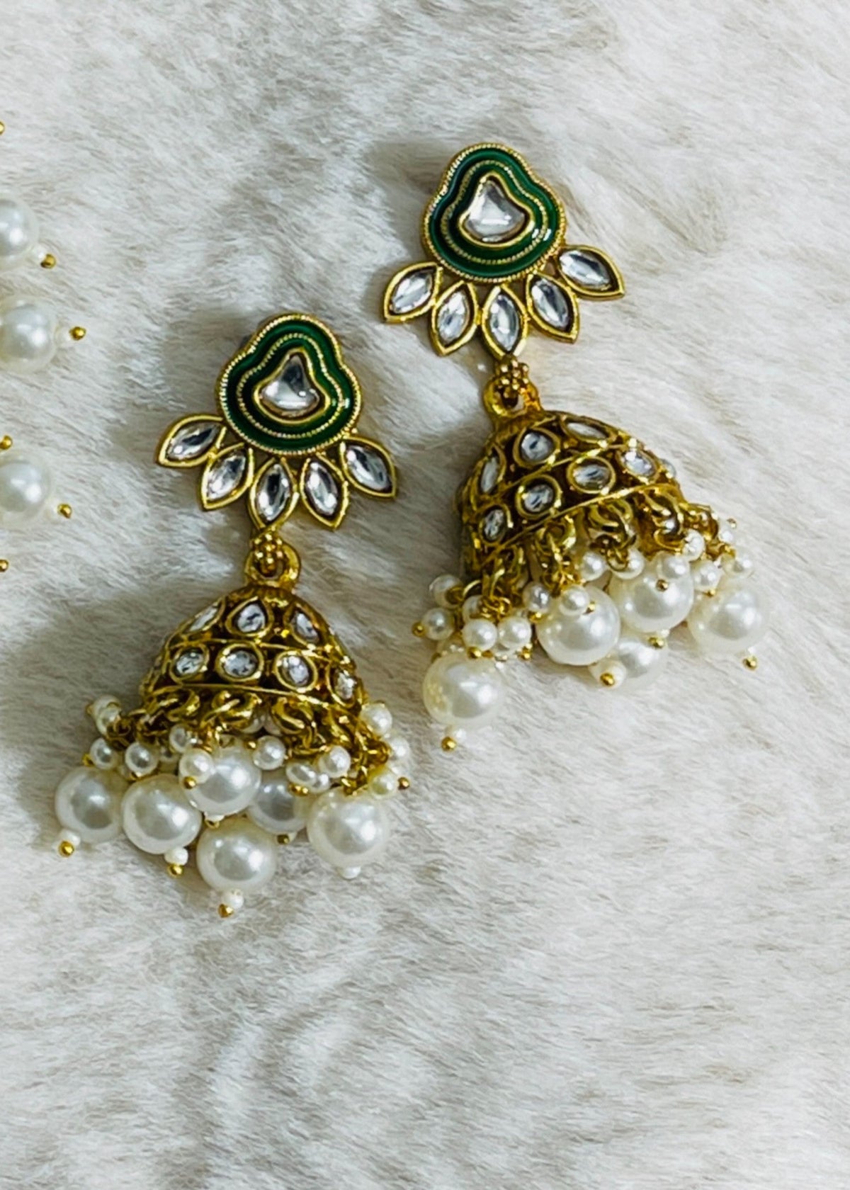 Shop the Nayla Kundan Necklace Set from Zarosh Jewel