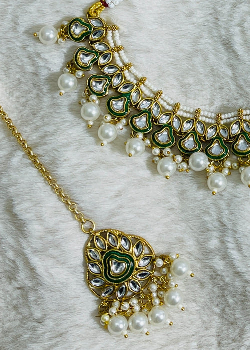 Shop the Nayla Kundan Necklace Set from Zarosh Jewel