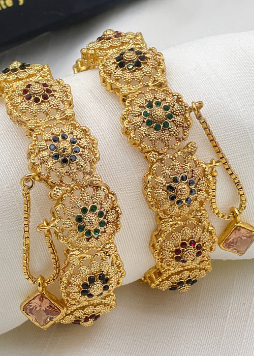 Shop the Naziya Openable Bangle Set from Zarosh Jewel