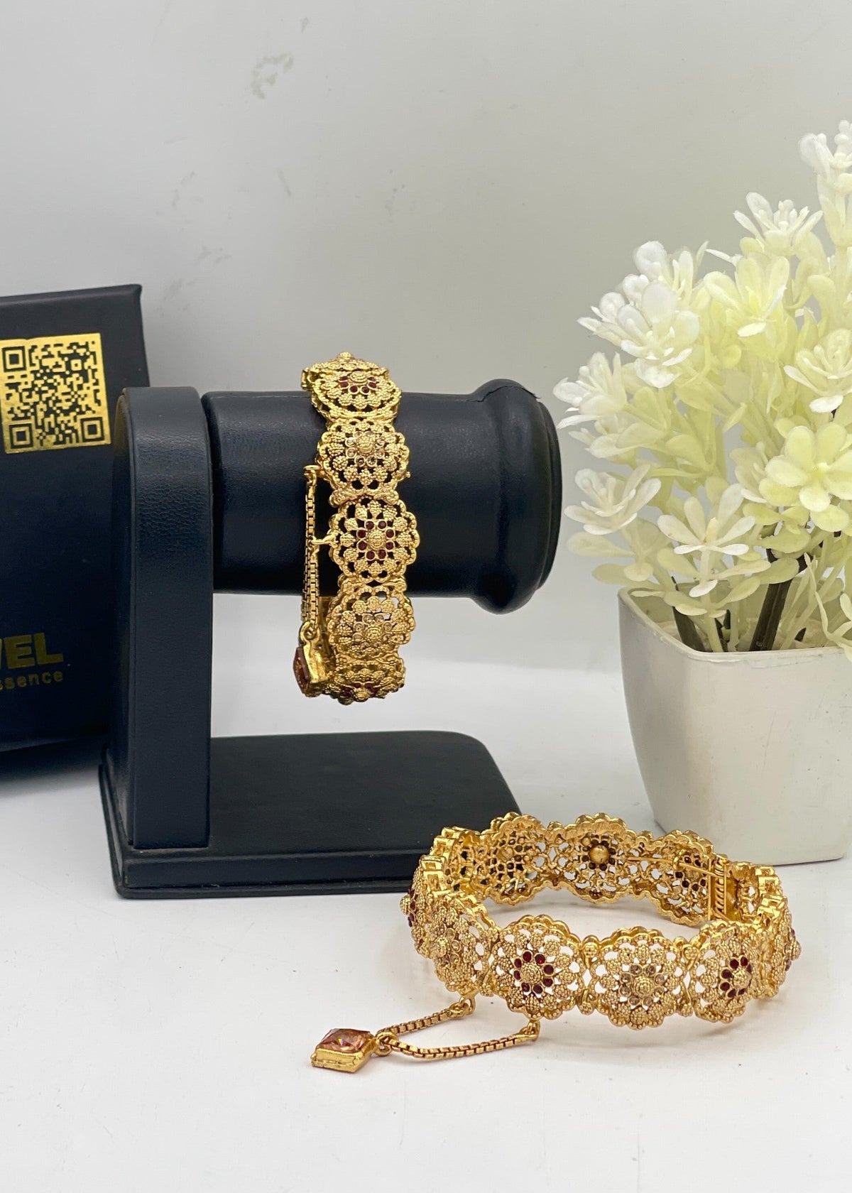 Shop the Naziya Openable Bangle Set from Zarosh Jewel