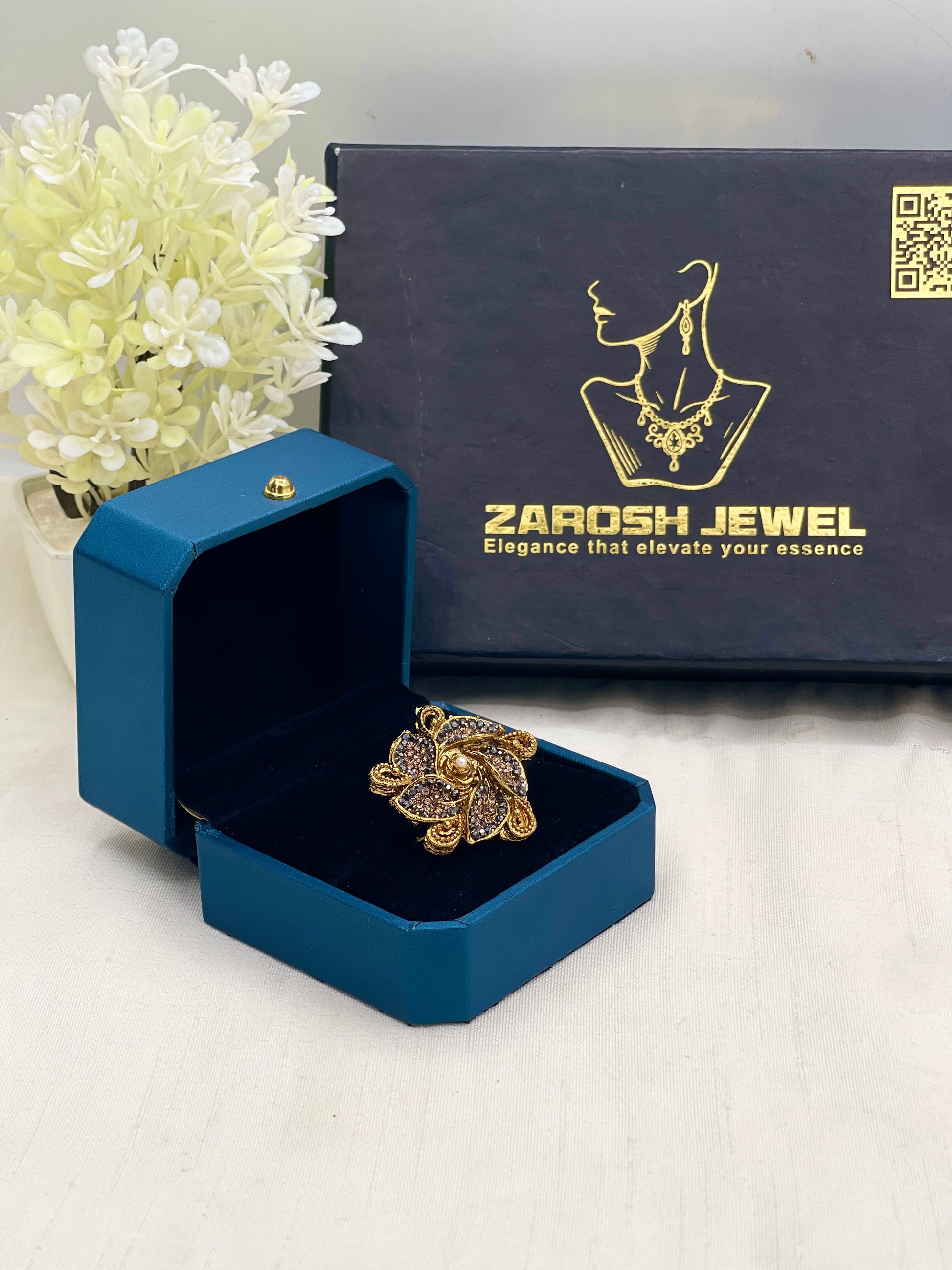 Neva Traditional Ring