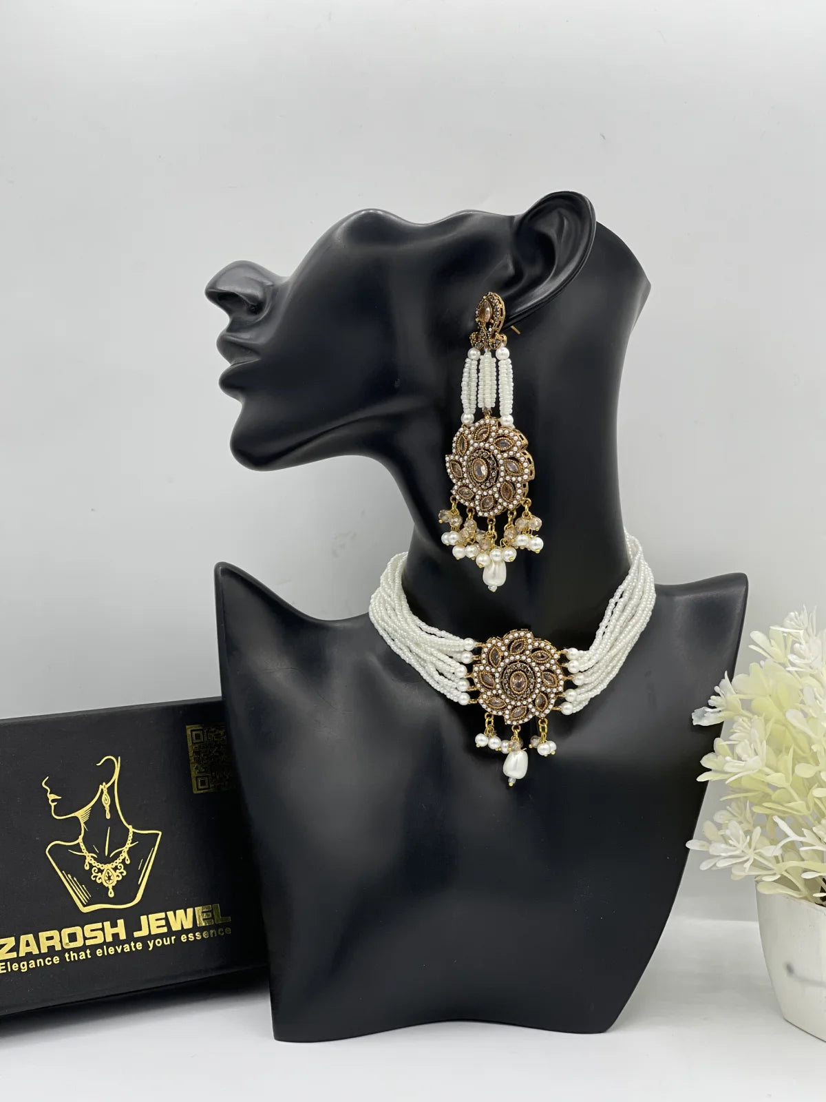 Noor-e-Naz Choker Set