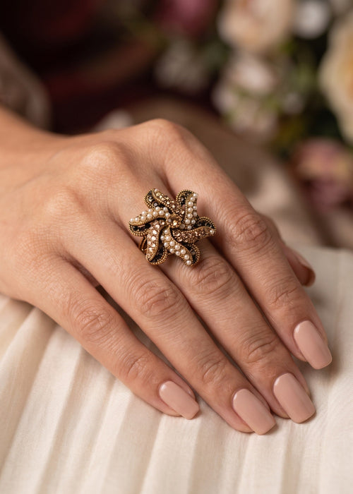 Shop the Qudsia Elegent Ring from Zarosh Jewel