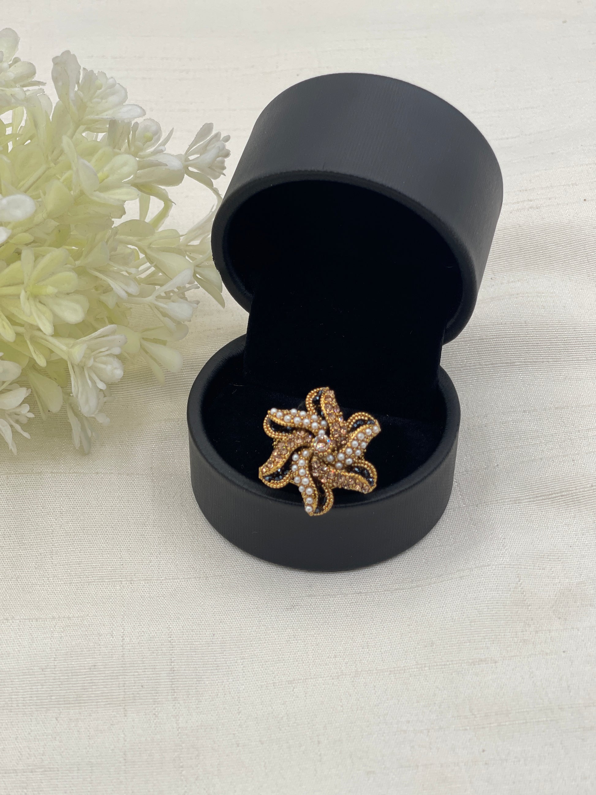 Qudsia Elegent Ring
