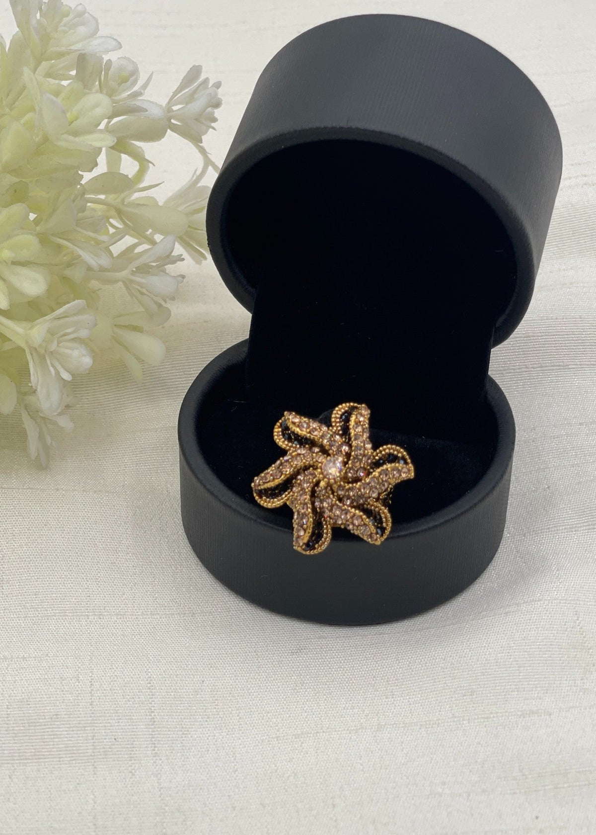 Shop the Qudsia Elegent Ring from Zarosh Jewel