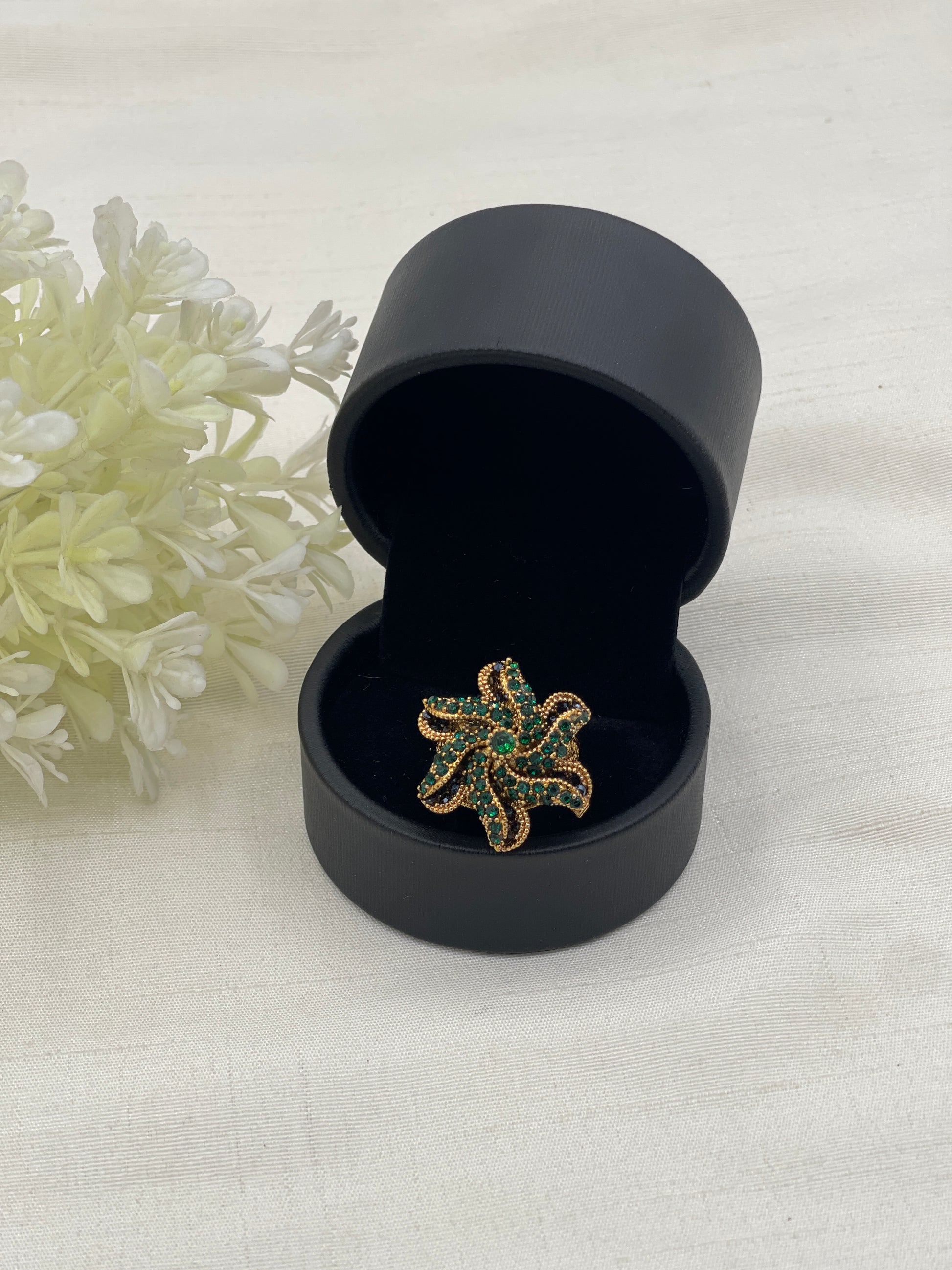 Qudsia Elegent Ring