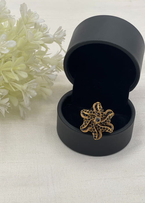 Shop the Qudsia Elegent Ring from Zarosh Jewel