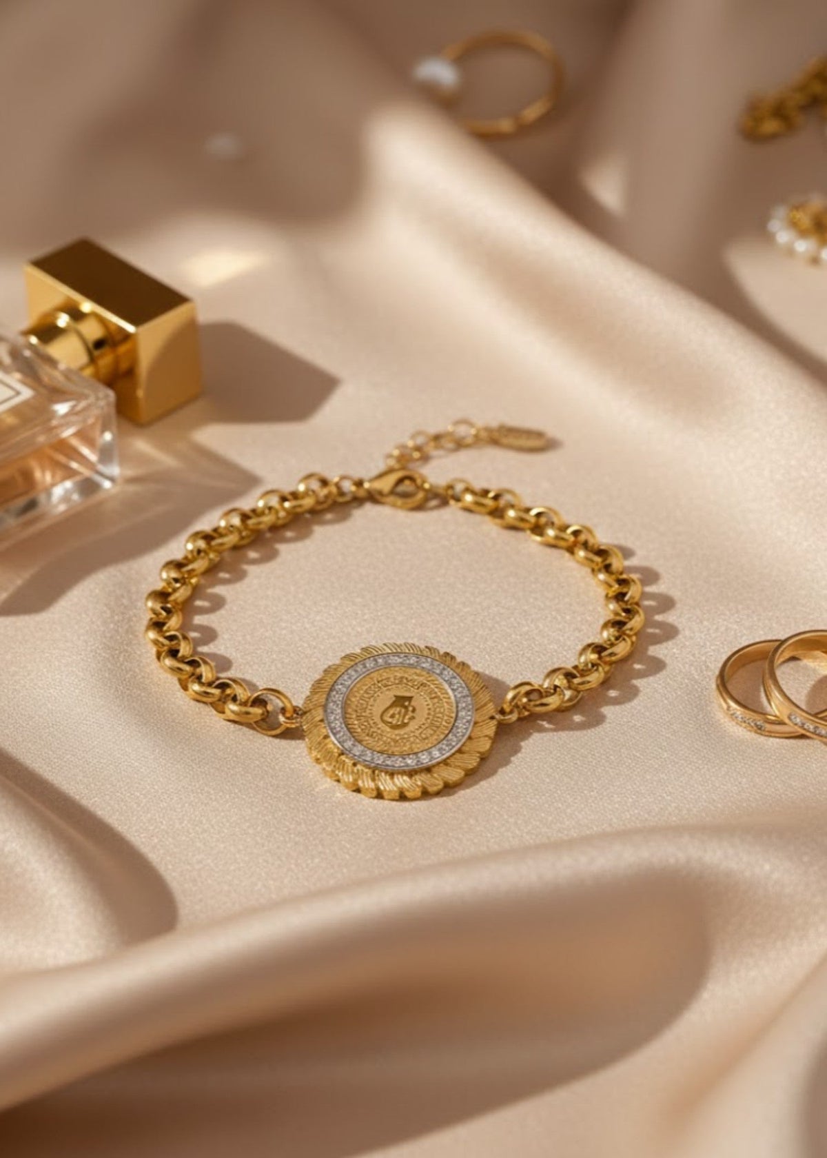 Radiant Circle Gold Bracelet by Zarosh Jewel