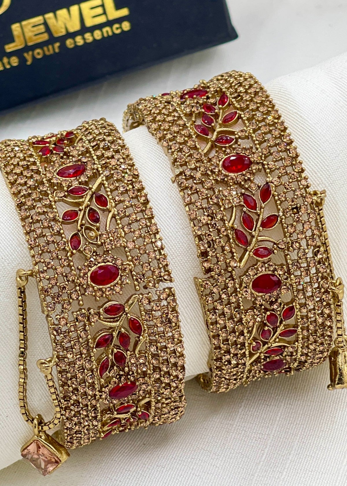 Shop the Rafiya Openable Bangle Set from Zarosh Jewel