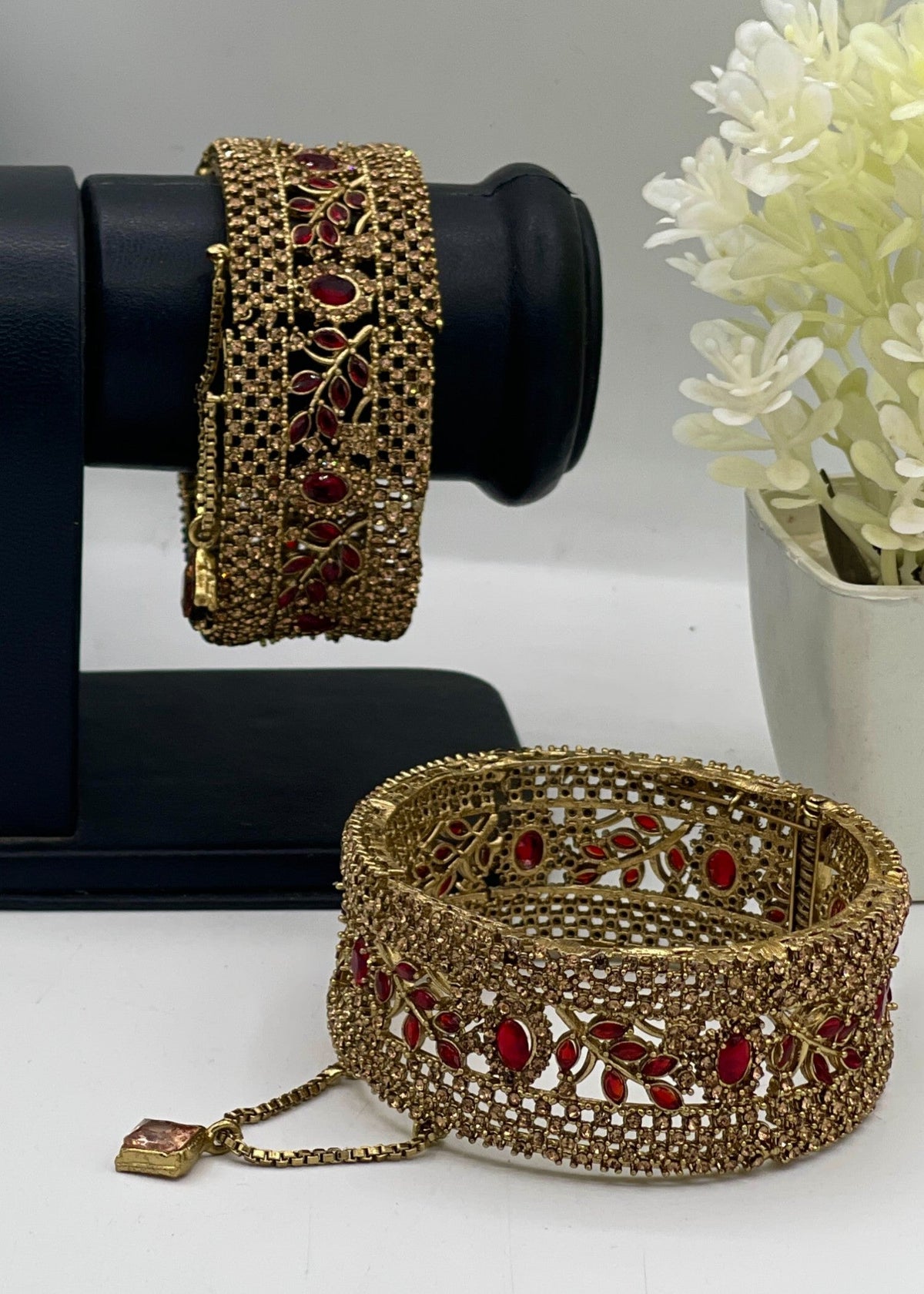 Shop the Rafiya Openable Bangle Set from Zarosh Jewel