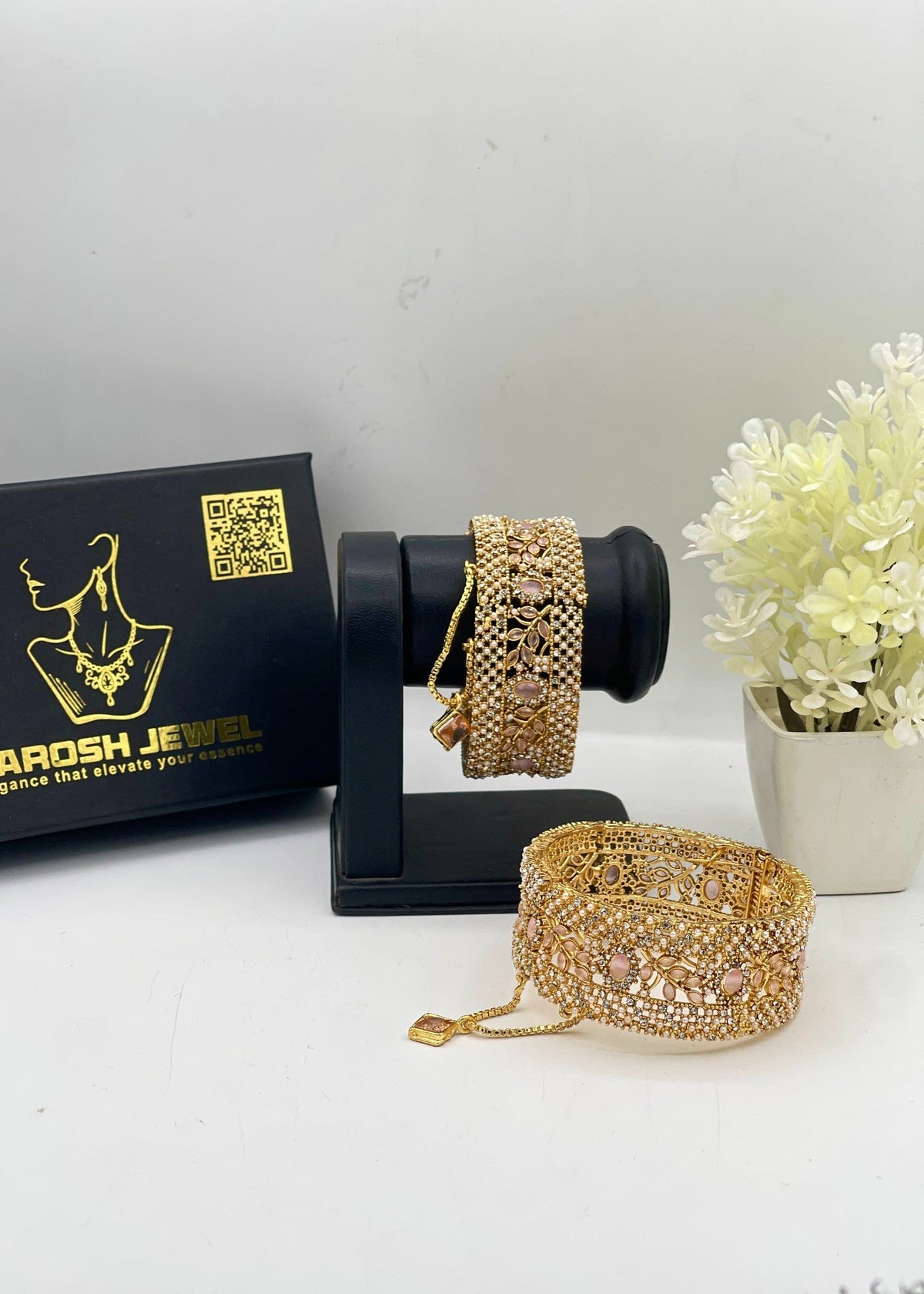 Shop the Rafiya Openable Bangle Set from Zarosh Jewel