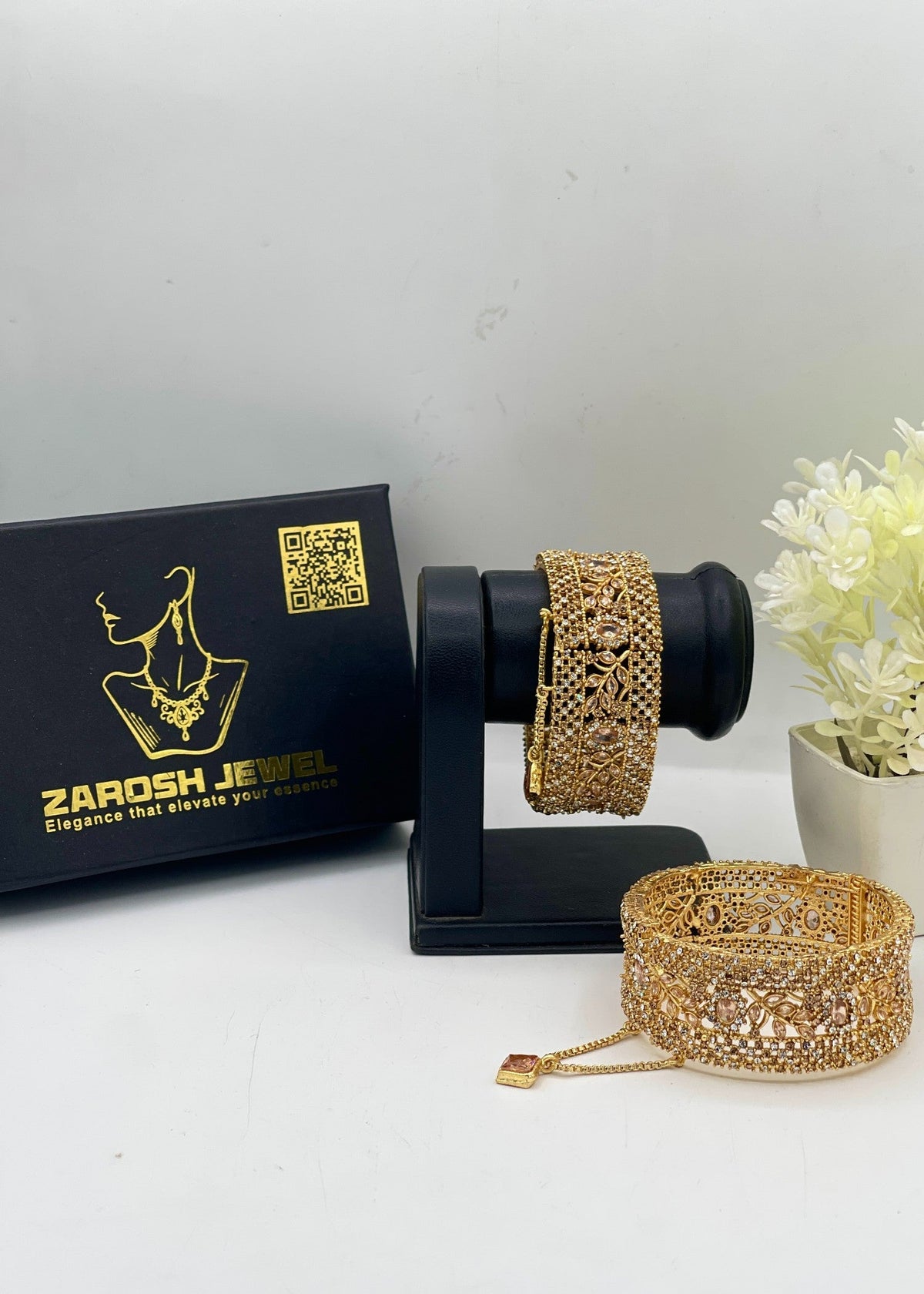 Shop the Rafiya Openable Bangle Set from Zarosh Jewel