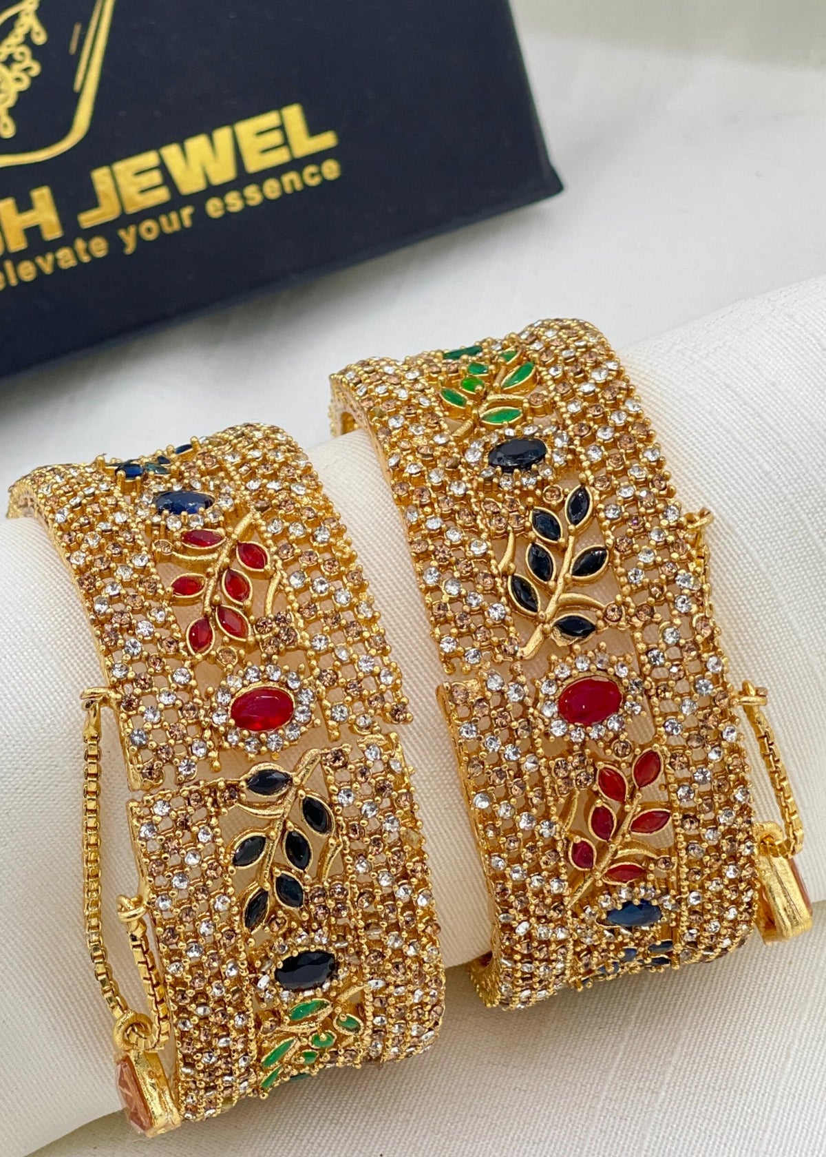 Shop the Rafiya Openable Bangle Set from Zarosh Jewel