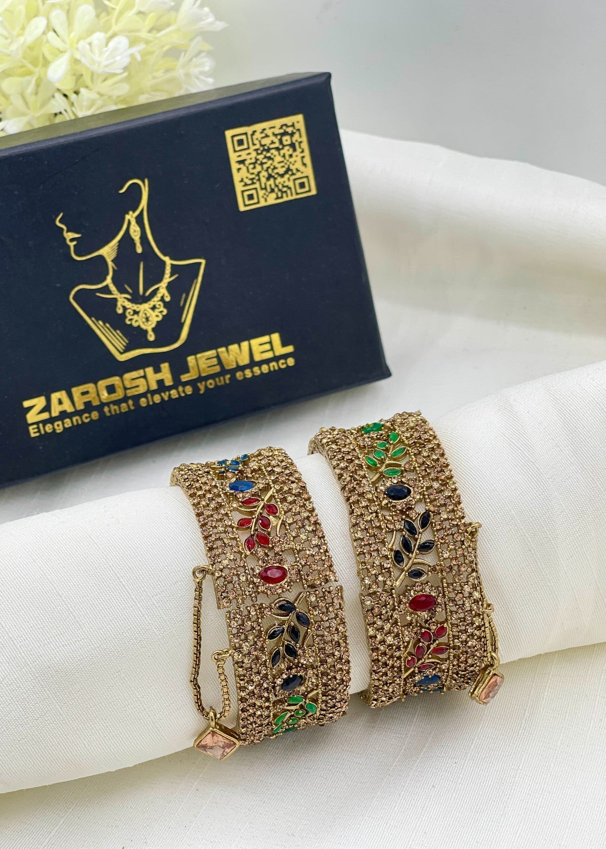 Shop the Rafiya Openable Bangle Set from Zarosh Jewel