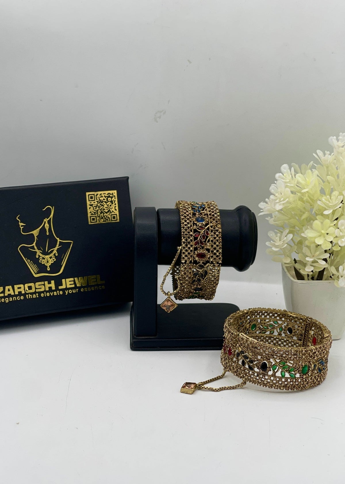 Shop the Rafiya Openable Bangle Set from Zarosh Jewel