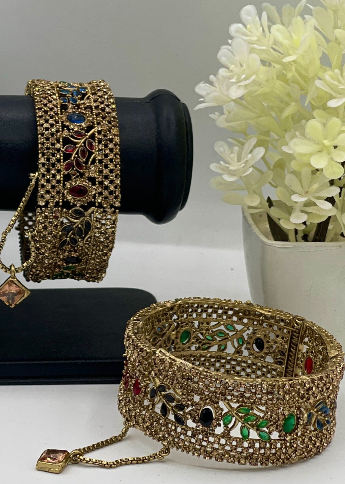 Shop the Rafiya Openable Bangle Set from Zarosh Jewel