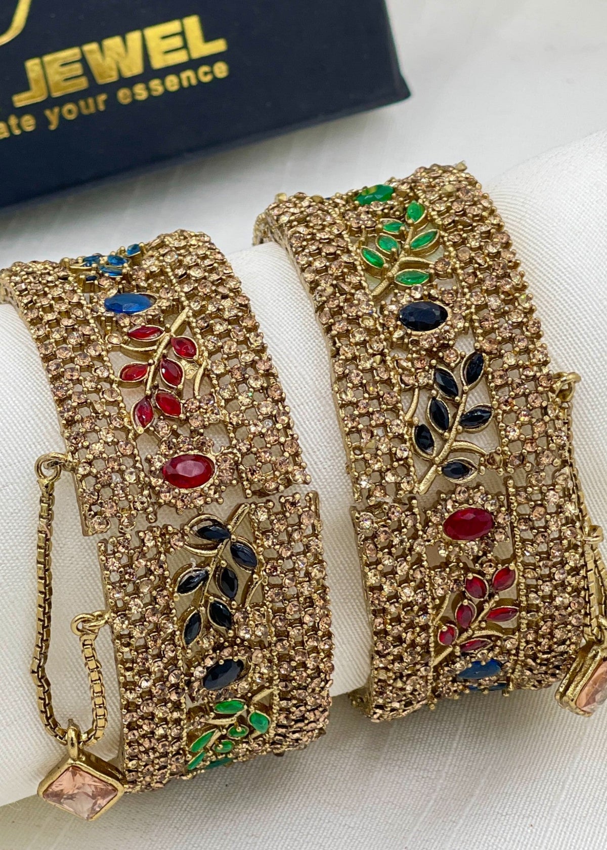 Shop the Rafiya Openable Bangle Set from Zarosh Jewel