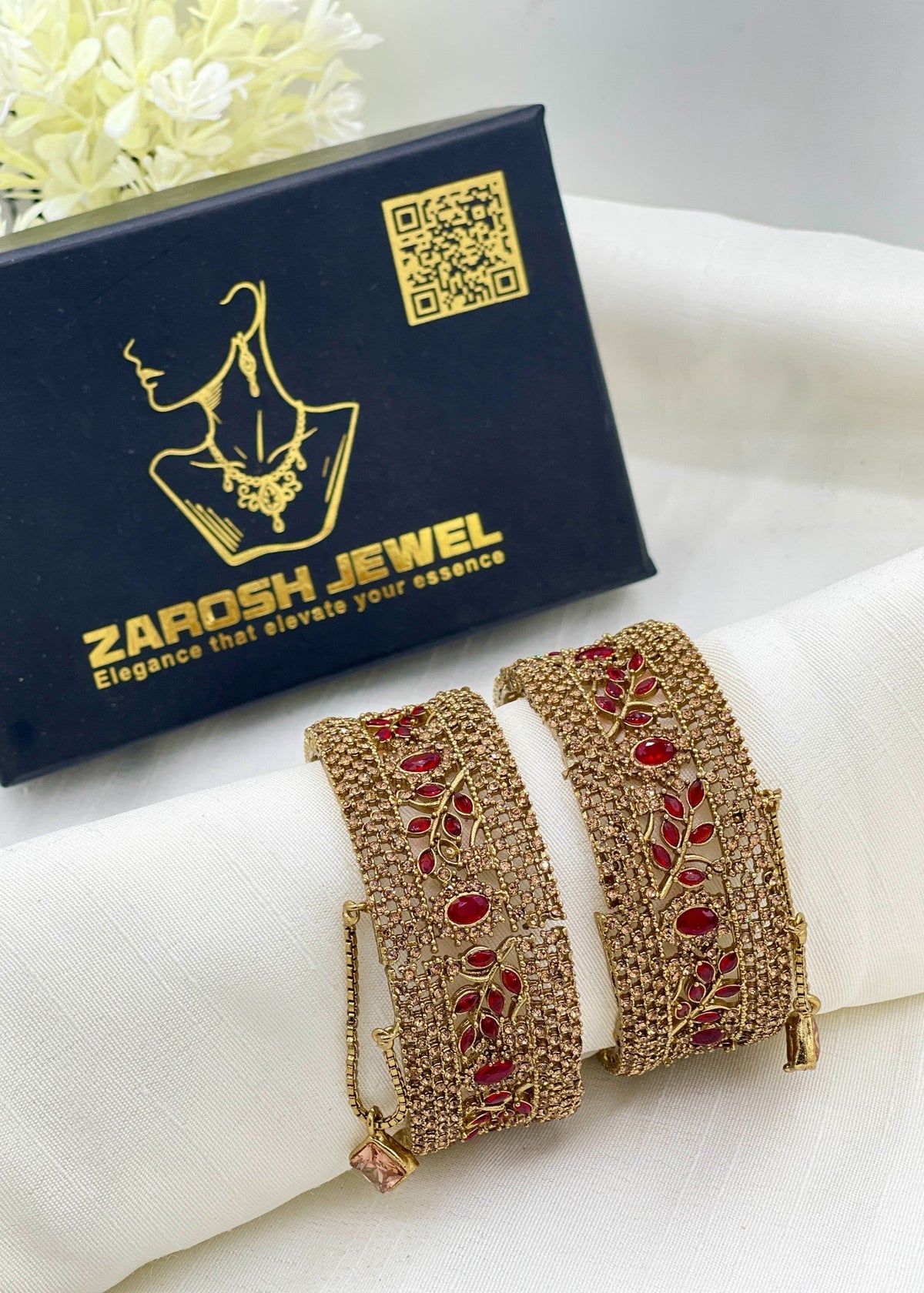 Shop the Rafiya Openable Bangle Set from Zarosh Jewel