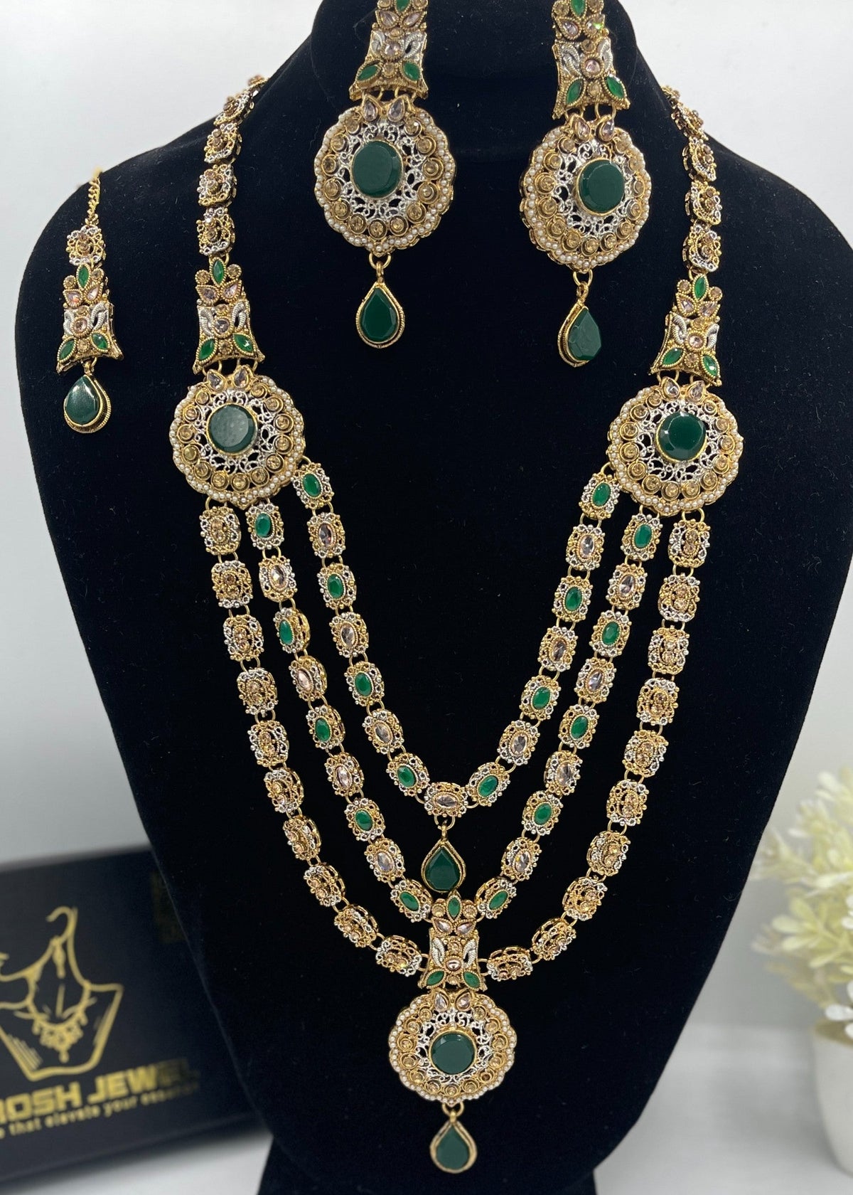 Shop the Razia Mystic Necklace Set from Zarosh Jewel