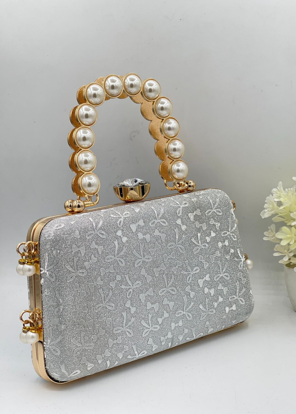 Shop the Ria Luxury Clutch from Zarosh Jewel