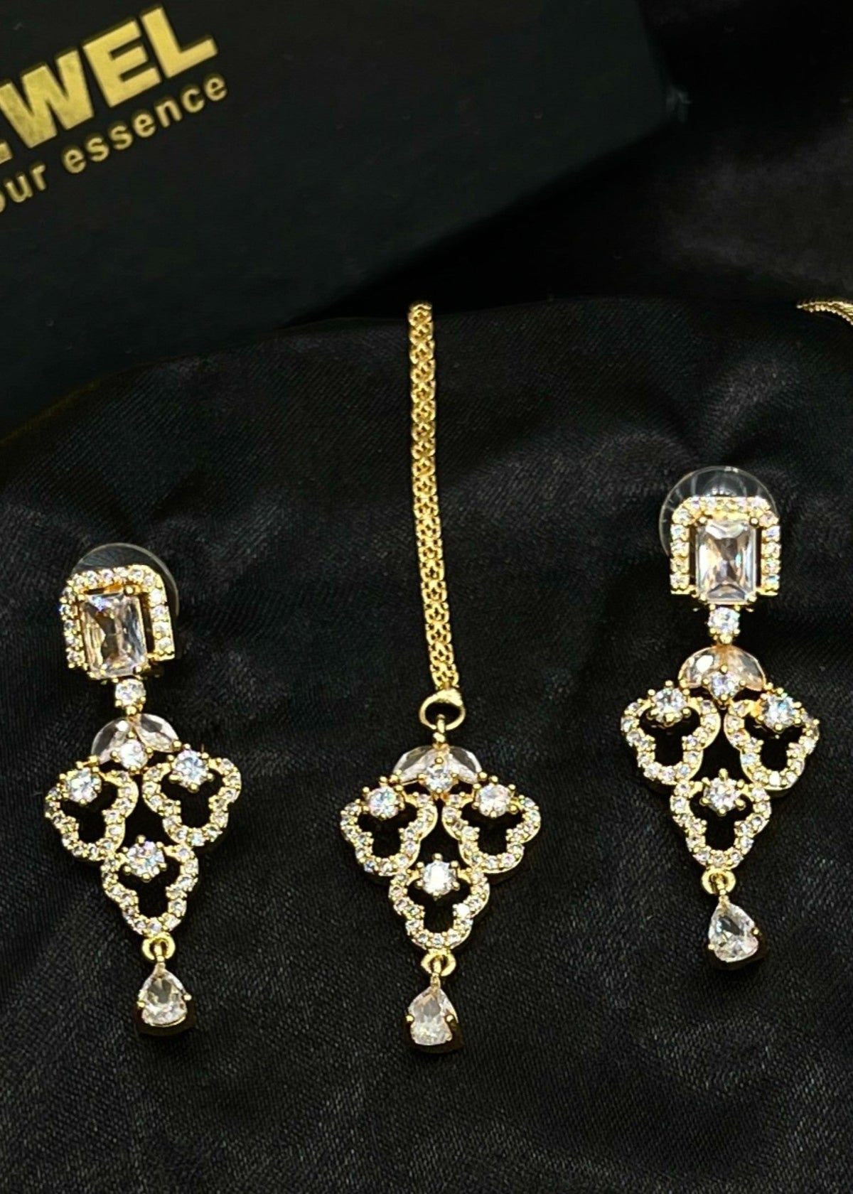 Shop the Roshni Necklace Set from Zarosh Jewel