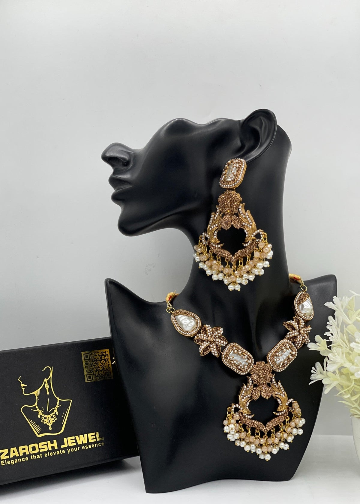 Shop the Royal charm Choker Set from Zarosh Jewel