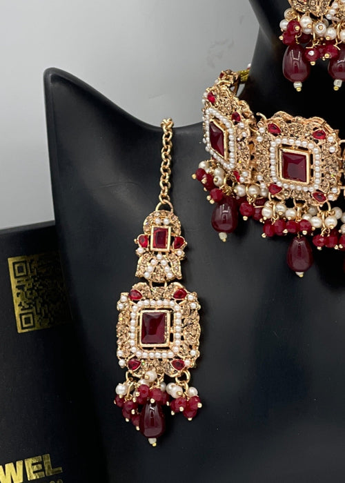 Shop the Royal Pearl Choker Set from Zarosh Jewel