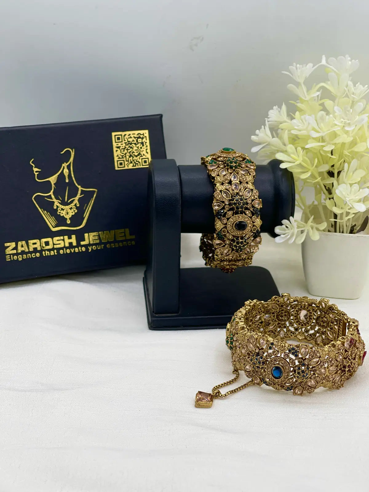 Royal-taj Openable Bangle