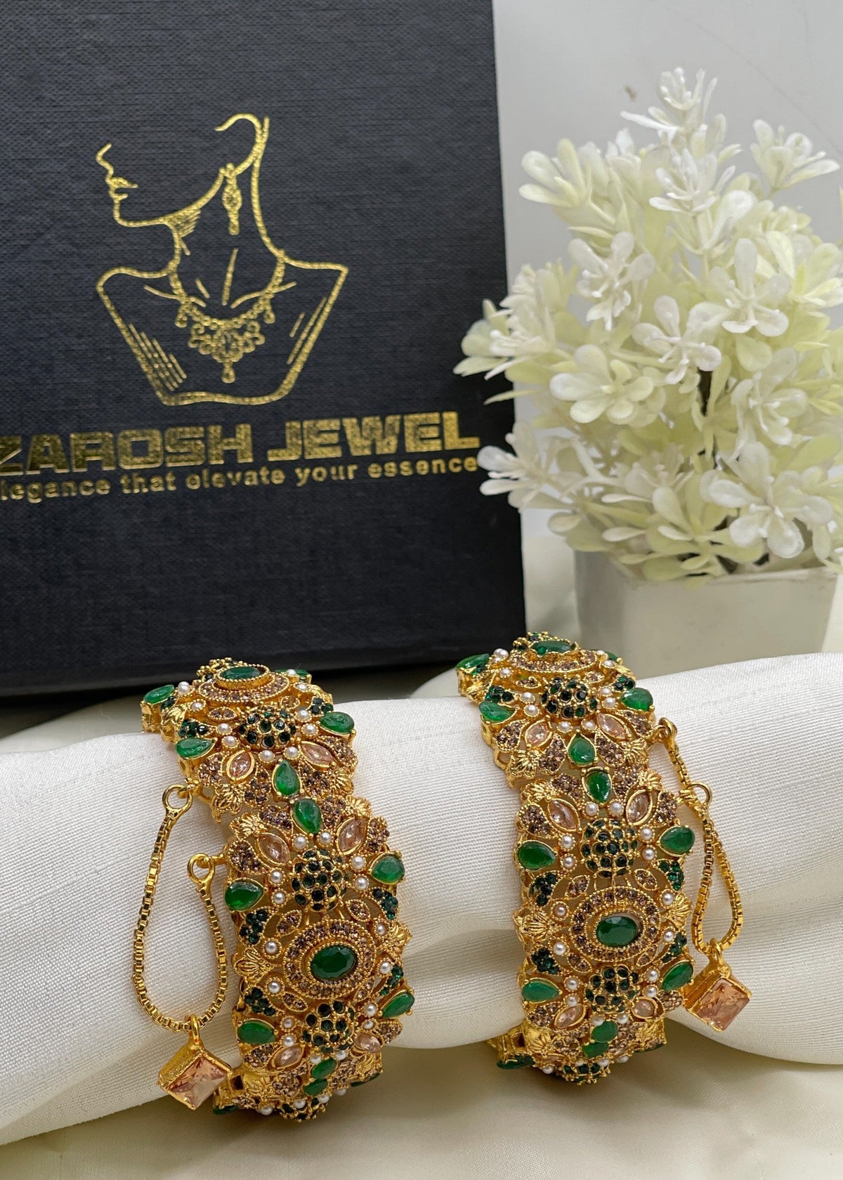 Shop the Royal-taj Openable Bangle from Zarosh Jewel