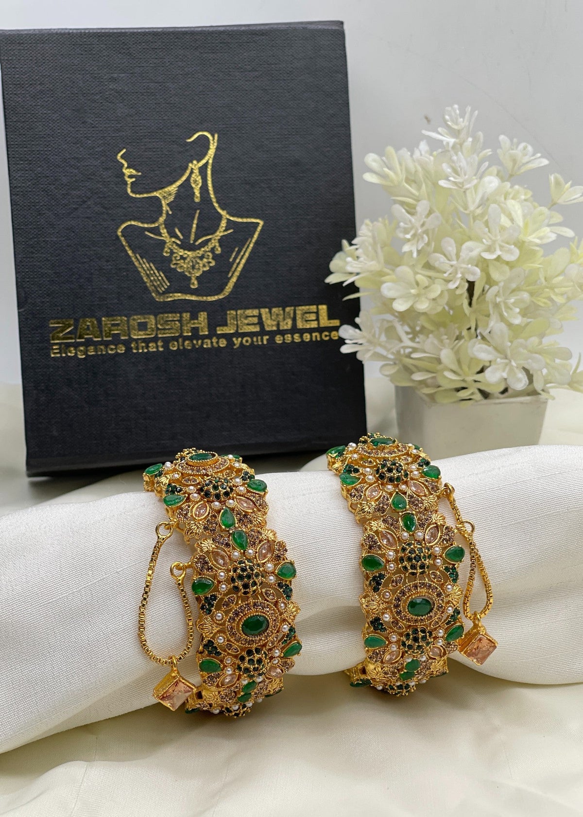 Shop the Royal-taj Openable Bangle from Zarosh Jewel