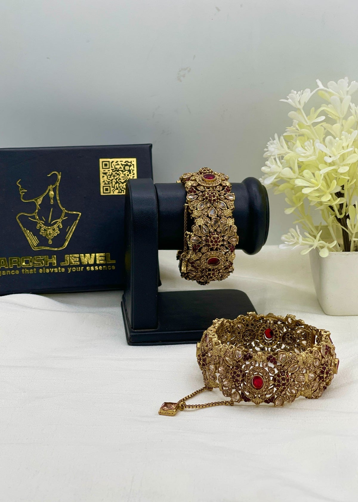 Shop the Royal-taj Openable Bangle from Zarosh Jewel
