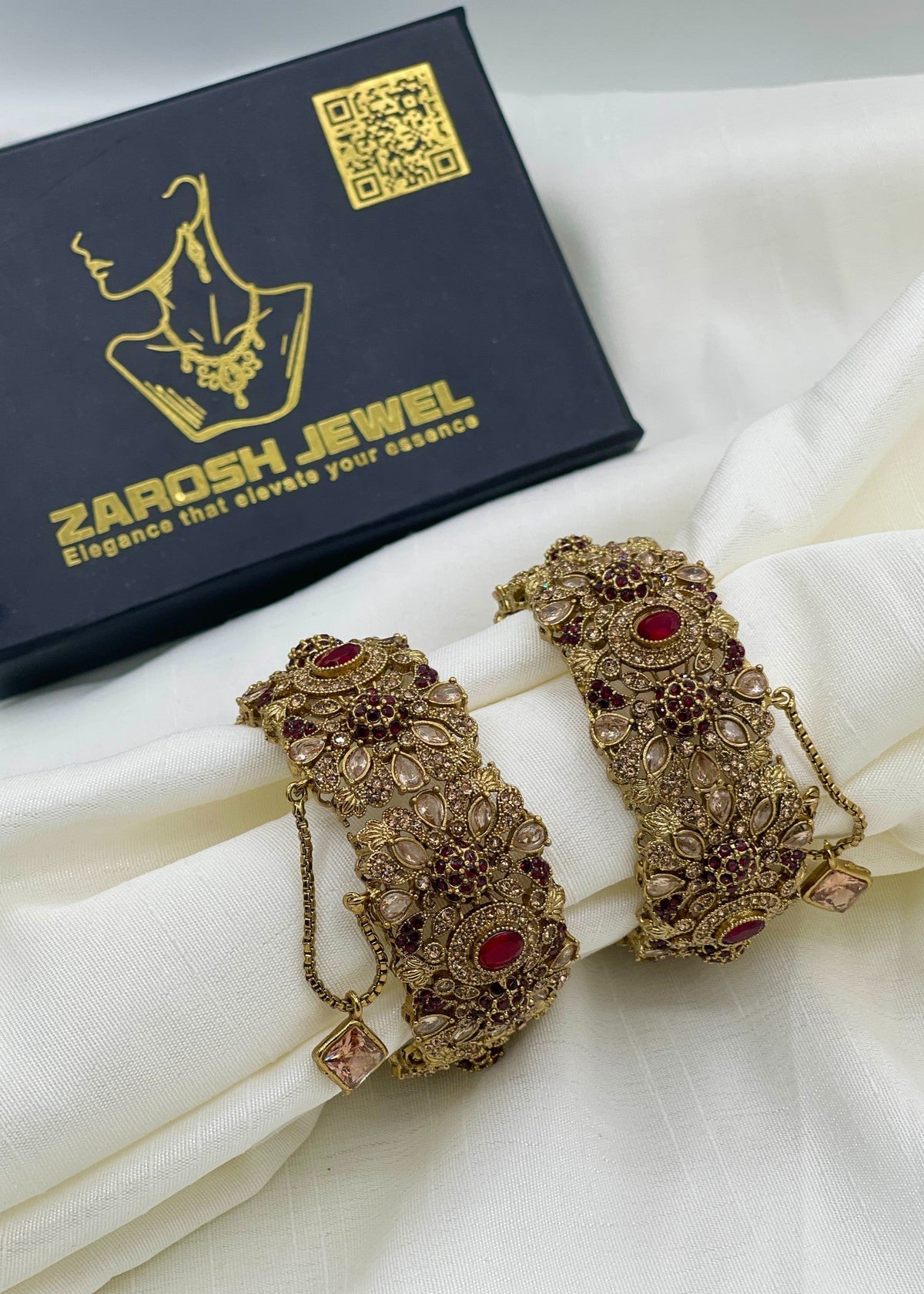 Shop the Royal-taj Openable Bangle from Zarosh Jewel