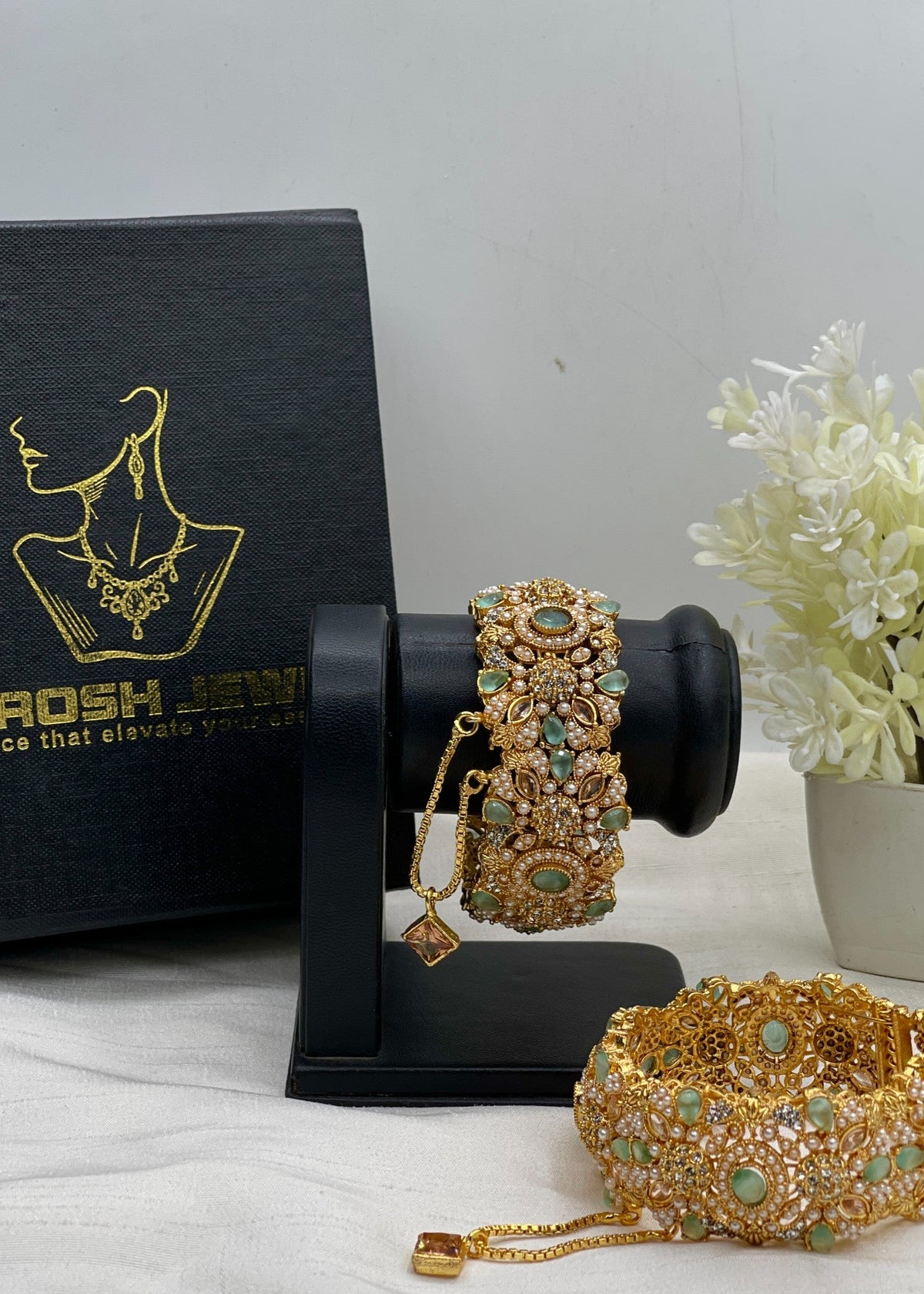 Shop the Royal-taj Openable Bangle from Zarosh Jewel