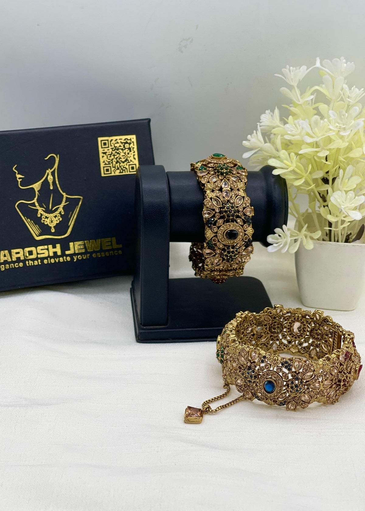 Shop the Royal-taj Openable Bangle from Zarosh Jewel