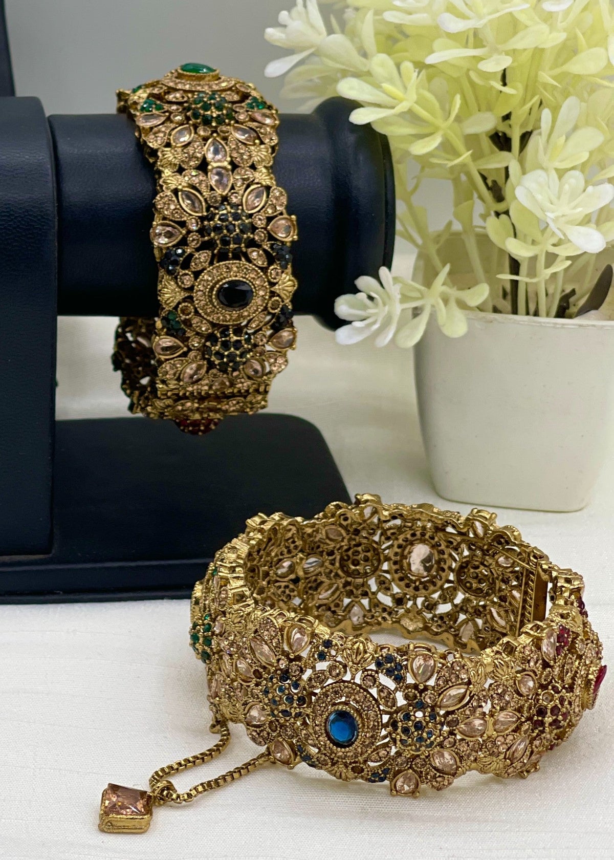 Shop the Royal-taj Openable Bangle from Zarosh Jewel