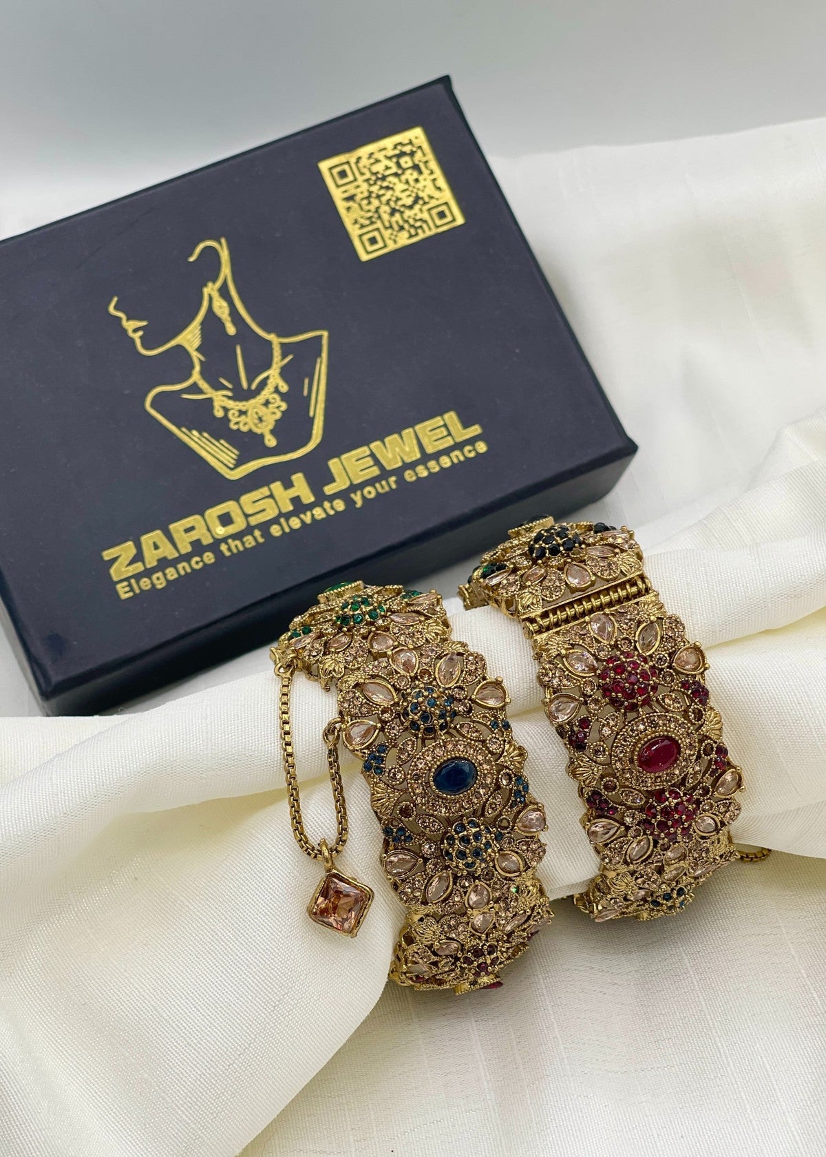 Shop the Royal-taj Openable Bangle from Zarosh Jewel