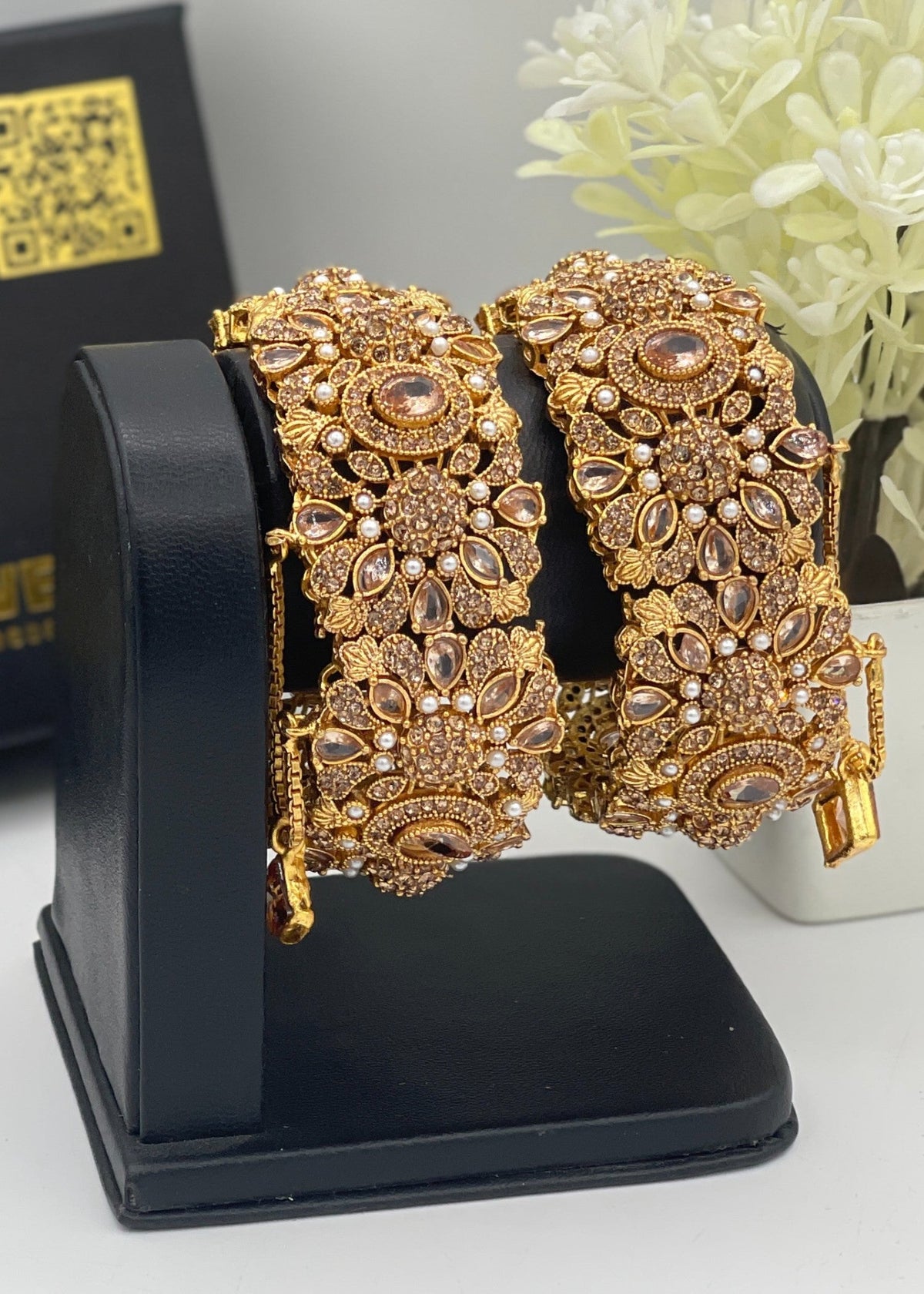 Shop the Royal-taj Openable Bangle from Zarosh Jewel