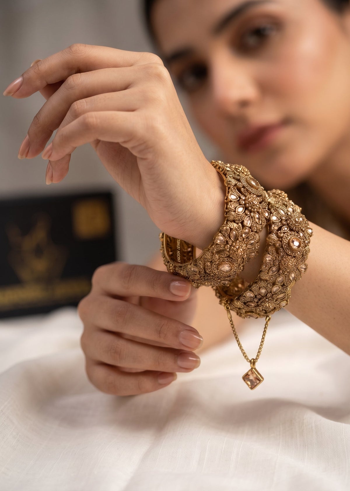Shop the Royal-taj Openable Bangle from Zarosh Jewel