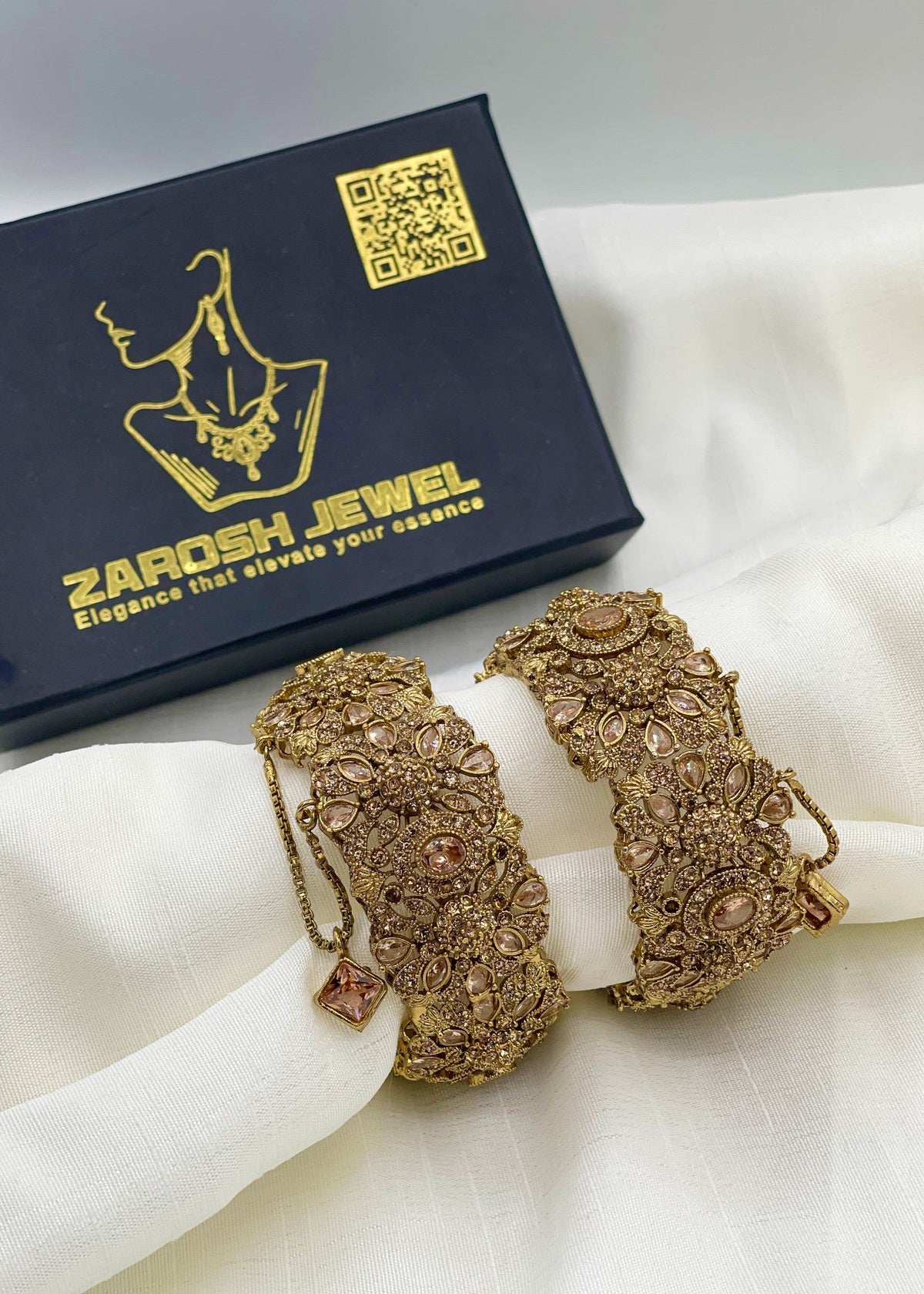 Shop the Royal-taj Openable Bangle from Zarosh Jewel