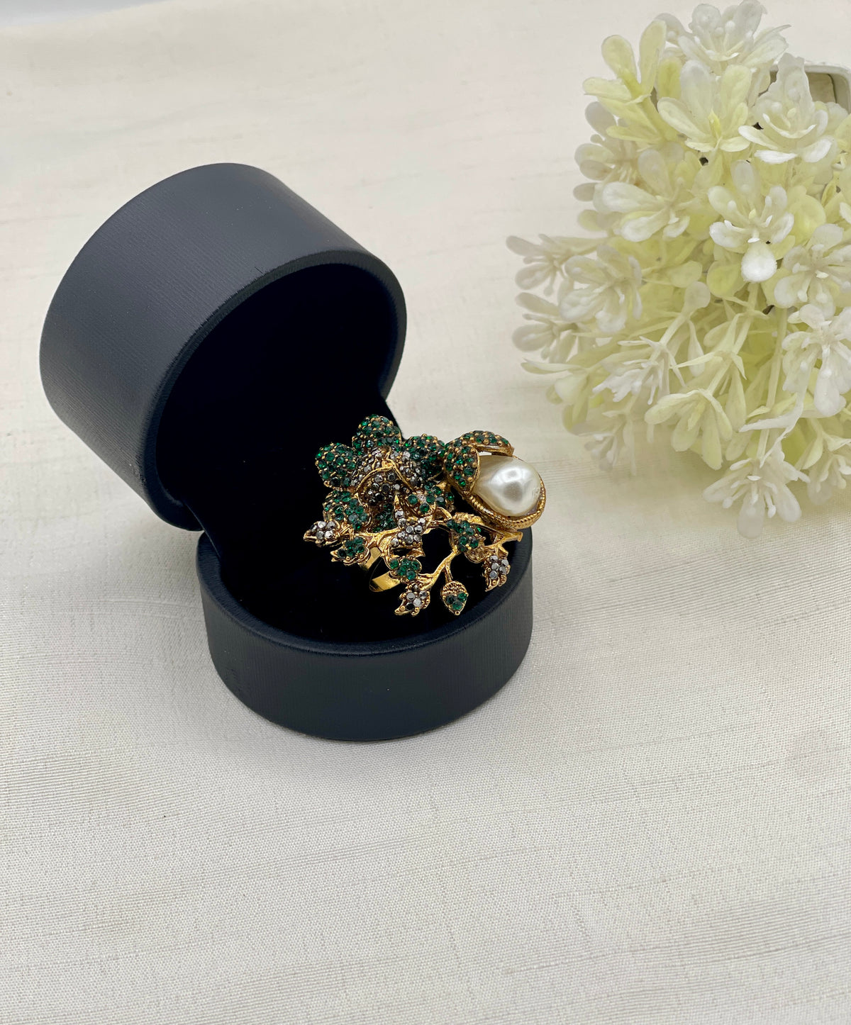 Shop the Ruqaiyya Elegant Ring from Zarosh Jewel