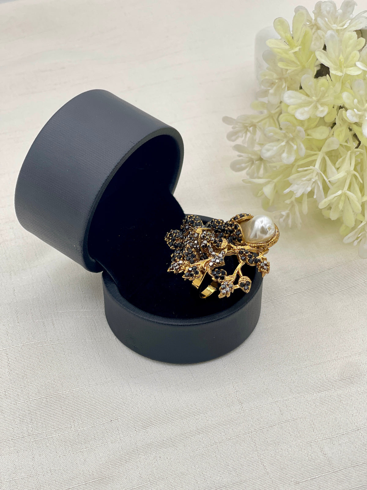 Shop the Ruqaiyya Elegant Ring from Zarosh Jewel