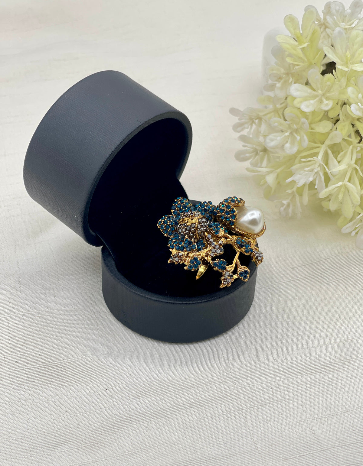 Shop the Ruqaiyya Elegant Ring from Zarosh Jewel