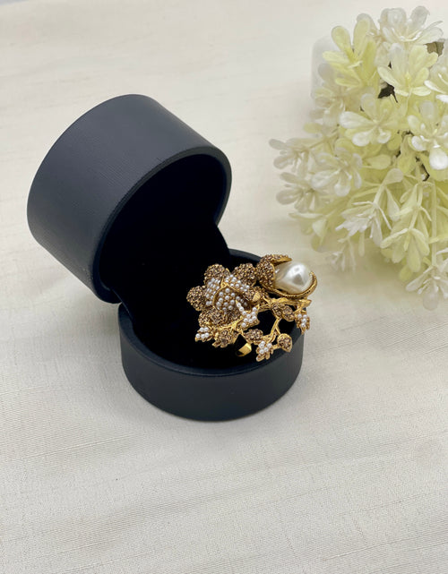 Shop the Ruqaiyya Elegant Ring from Zarosh Jewel