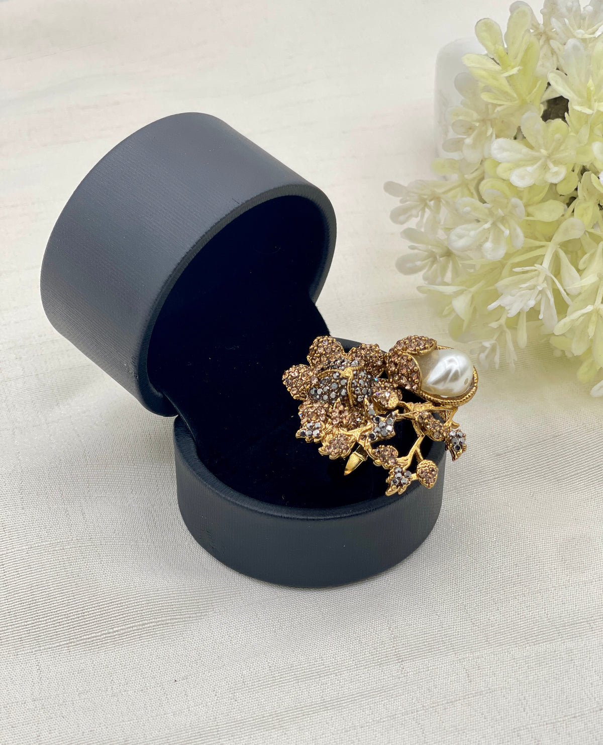 Shop the Ruqaiyya Elegant Ring from Zarosh Jewel